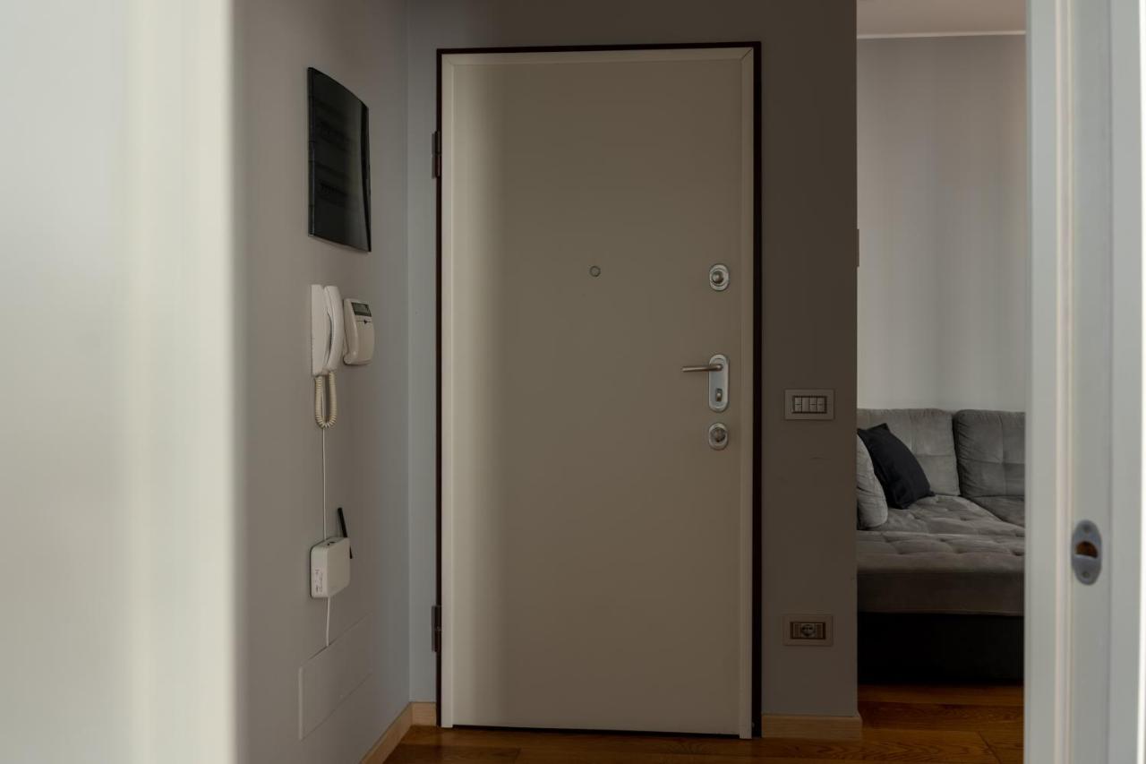 5 Min Duomo Luxury Home In Brera Design District Milano Dış mekan fotoğraf
